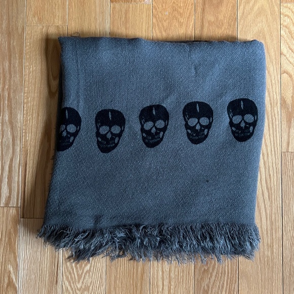 Zara Gray Skull Print Scarf - Picture 3 of 10